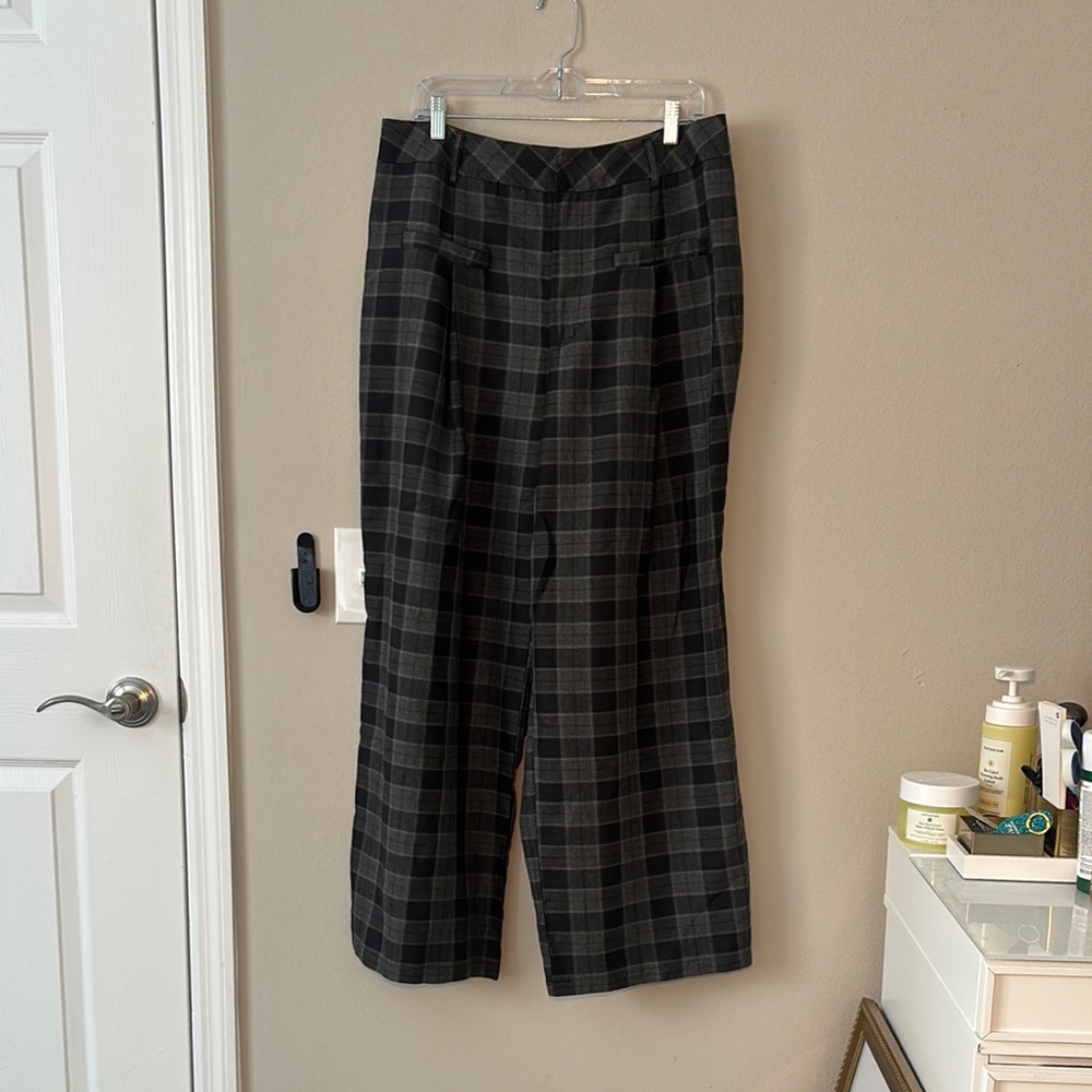 Cider Curve Plaid Gray Pants